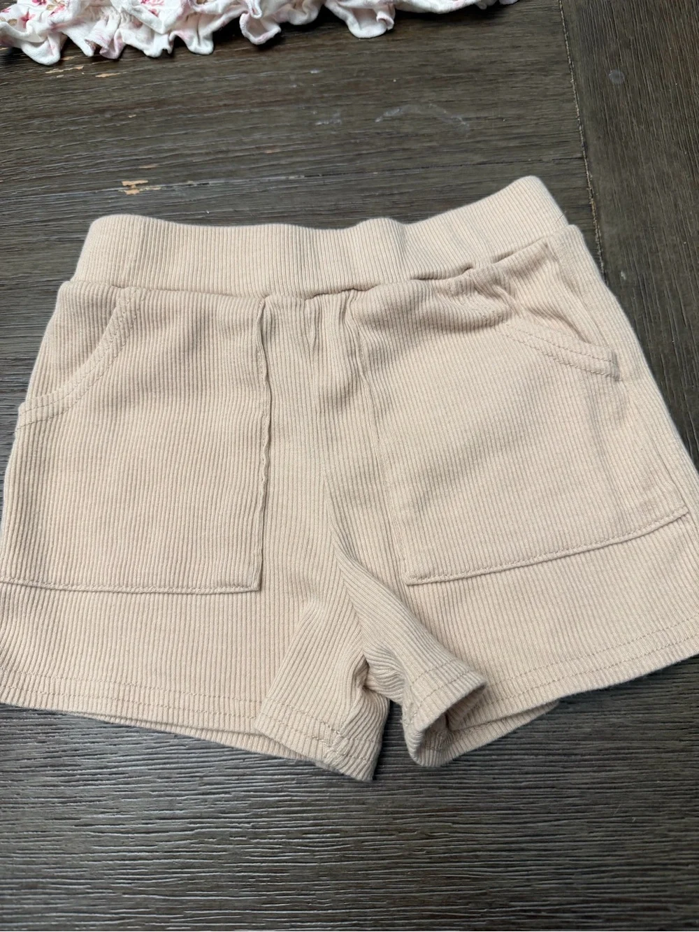 Nicole Miller Beige Ribbed Lounge Shorts Set size 4